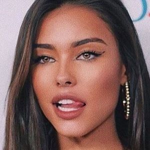 Meet your Posher, Amelia